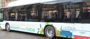 Il bus allestito per l'iniziativa