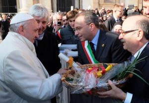 Il sindaco Paolo Dottarelli con papa Francesco 