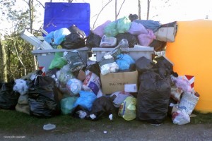 L'immondizia abbandonata a Monterazzano