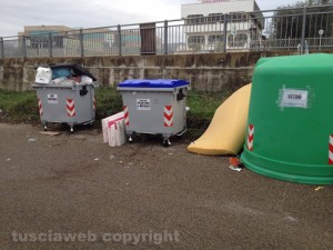 Viterbo - Ponte di Cetti - L'isola di prossimità davanti a Ceramica Nuova