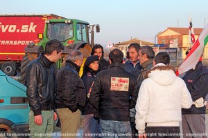 I manifestanti a Orte