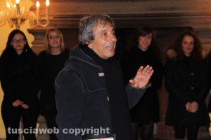 Antonio Delli Iaconi con alcune organizzatrici del percorso