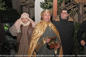 L'assessore Giacomo Barelli tra i figuranti
