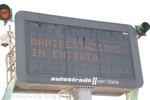 Il blocco al casello di Orte