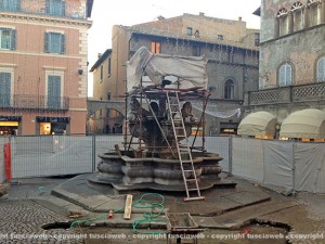 I lavori a piazza delle Erbe