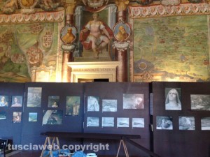 L'allestimento alla sala Regia della mostra 