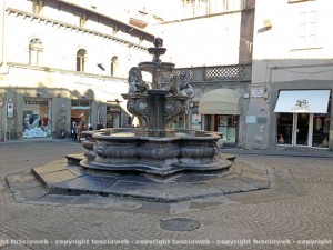 La fontana a piazza delle Erbe
