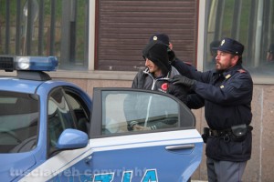 Tentato furto in Villa - Gli arrestati all'uscita dalla questura