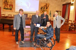 Il sindaco Mazzola premia Fabio Coscia