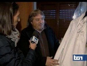 Il facchino Paolo Moneti al microfono del Tg1