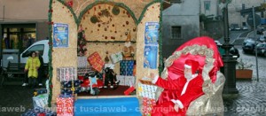La casetta di Babbo Natale in piazza a Marta