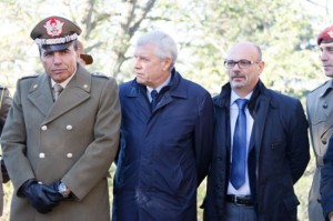 L'assessore Fersini e il sindaco alla cerimonia dei giochi al parco Cattaneo