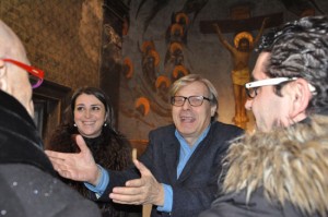 Il sopralluogo di Vittorio Sgarbi alla chiesa di San Lazzaro per visionare i dipinti