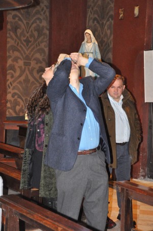 Il sopralluogo di Vittorio Sgarbi alla chiesa di San Lazzaro per visionare i dipinti