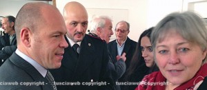 Anna Maghi di Erinna con il capo della Mobile Fabio Zampaglione e il maggiore dei carabinieri Giovanni Rizzo
