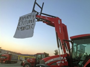 La protesta al casello di Orte