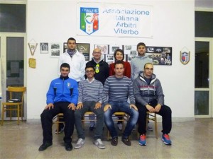 I sette aspiranti assistenti arbitrali con l'istruttore Leonetti