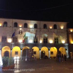 L'anteprima del festival delle luci a piazza del comune