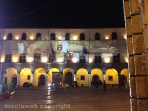 L'anteprima del festival delle luci a piazza del comune