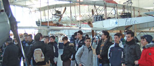 Gli studenti all'aeromuseo di Bracciano