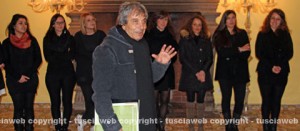 Antonio Delli Iaconi con alcune organizzatrici del percorso