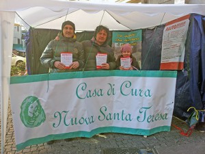 Il sit-in dei lavoratori della casa di cura Nuova Santa Teresa