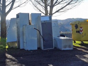 Frigoriferi abbandonati a Sant'Angelo di Roccalvecce