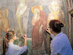 S. Maria Nuova, Mariarita Cocciamiglio e Ramona Bocci al lavoro
