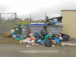 I cumuli di immondizia all'Arcionello