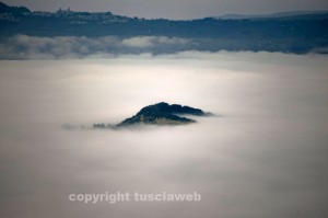 La nebbia sul lago