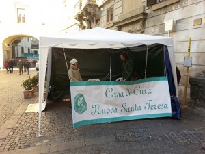 Dipendenti della Santa Teresa in piazza