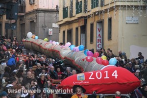 La tredicesima edizione della calza della Befana più lunga del mondo