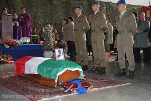 Il feretro di Lozzi
