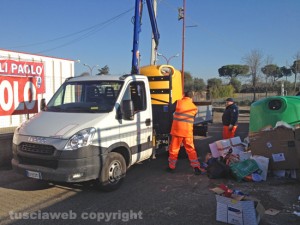 Emergenza rifiuti - L'isola di prossimità di ponte di Cetti
