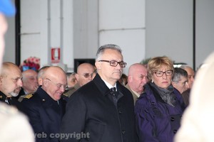 Il ministro Mauro ai funerali