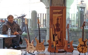 Antonio Iachini con gli strumenti