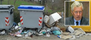 Un'isola di prossimità e nel riquadro il sindaco Michelini