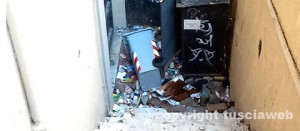 I rifiuti in via dei Magazzini