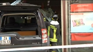 Velletri- Il suv entrato in banca