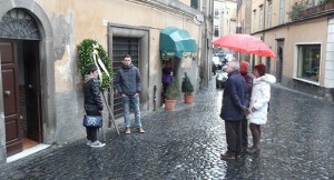 La corona depositata da Michelini e Valeri