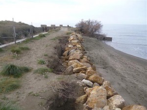 Gli effetti delle mareggiate sulla spiaggia delle Saline a Tarquinia