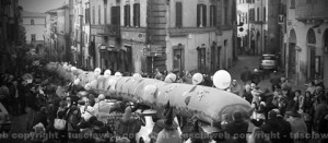 La calza della Befana più lunga del mondo in versione black and white