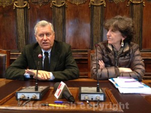 Il sindaco Leonardo Michelini e l'assessore Raffaela Saraconi