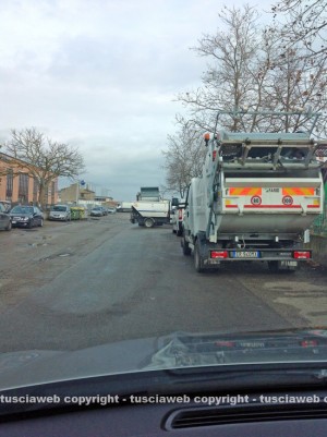I mezzi diViterbo Ambiente fermi