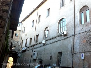 Palazzo comunale in via dei Calabresi