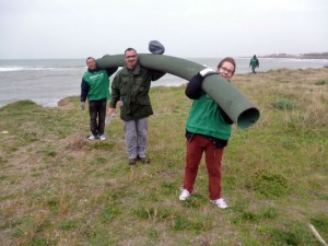 Un tubo recuperato sulla spiaggia 