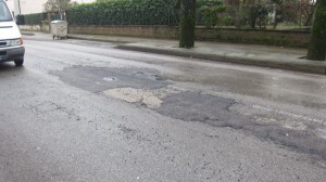Le buche ricoperte sulla Cassia 