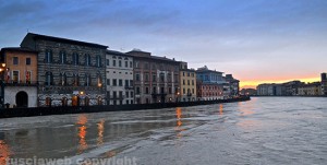 La piena dell'Arno a Pisa