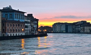 La piena dell'Arno a Pisa