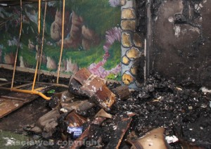 La scuola d'infanzia Naturilandia distrutta dalle fiamme